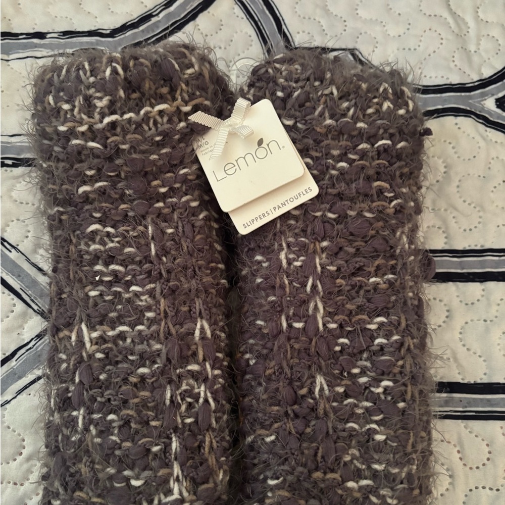 Lemon Textured Slippers in Gray and Cream